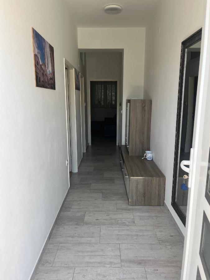 Apartman 3M With Free Parking สปลิท ภายนอก รูปภาพ