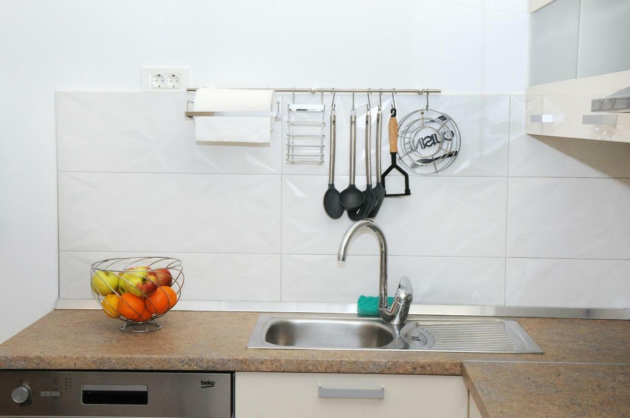 Apartman 3M With Free Parking สปลิท ภายนอก รูปภาพ